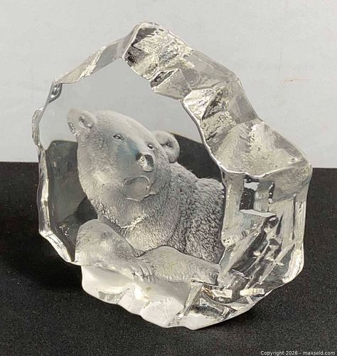 Crystal Polar Bear Sculpture (1 of 11)