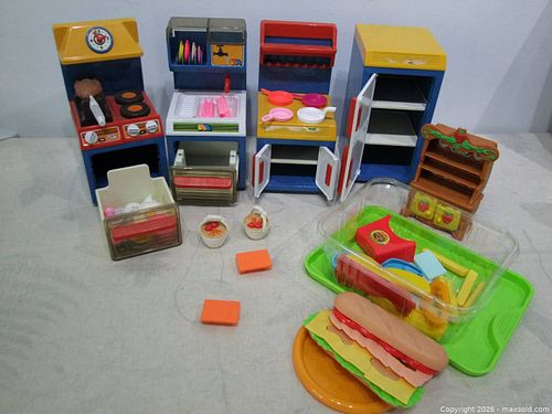 Kids' dollhouse  kitchen  furniture.  (1 of 11)