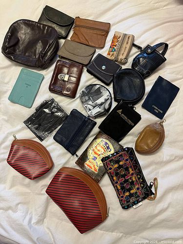 Coin purses and wallets (1 of 12)