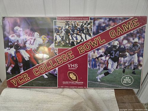 VCR College football board game (1 of 4)