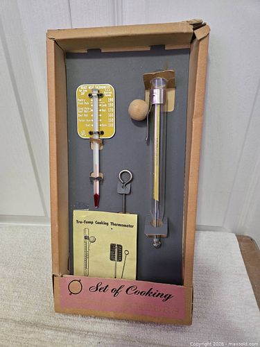 Vintage cooking thermometer  (1 of 3)