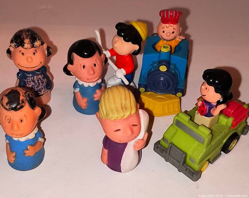 vintage Peanuts character figurines (1 of 1)