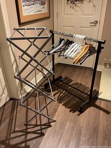 Rolling Clothes Rack / Clothes Drying Rack / Hangers (1 of 14)