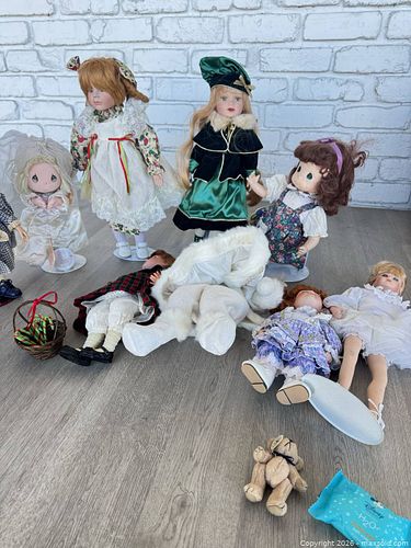 Collectible dolls (1 of 10)