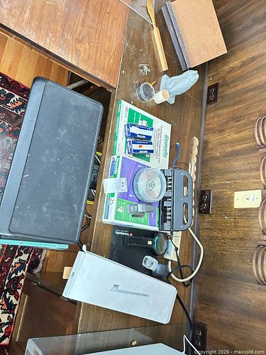 Mixed Office Supplies and Accessories B (1 of 10)