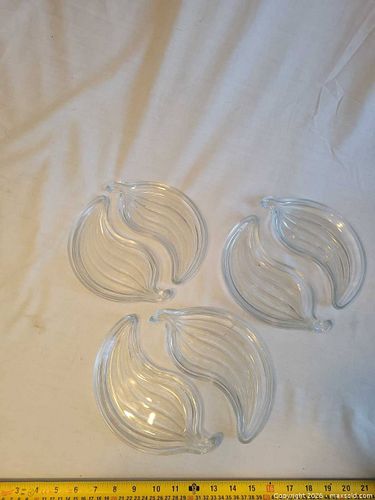 Vintage glass serving plates  (1 of 4)