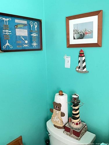 Wall Decor, Figurines, Home Decor & Paper Towel Holder Lot (1 of 4)