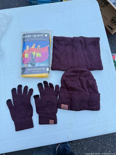 Burgundy One-Size Winter Accessory Set: Poncho, Gloves, Beanie -iw (1 of 4)