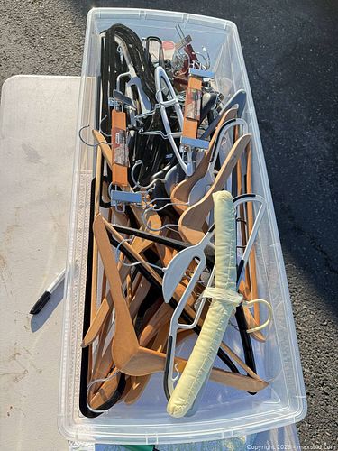 Mixed Clothing Hangers Lot (20–30) -af (1 of 4)