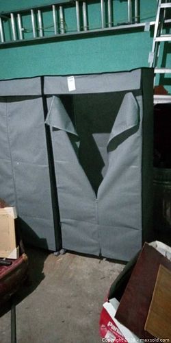 Pair of Fabric-Cover Clothes Closets with Metal Frames A (1 of 6)