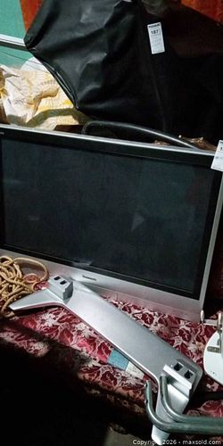 Panasonic TH-42PX60U 42-inch Plasma TV (2006) A (1 of 7)