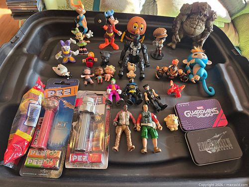 Collectible Toys/ Figures (1 of 8)