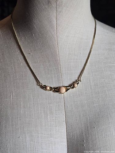 Jewelry.  Avon Gold tone chain. (1 of 3)