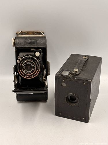 Vintage Cameras: Ensign Singlo Folding Camera / Brownie Camera / Hawkeye Junior Camera (1 of 5)