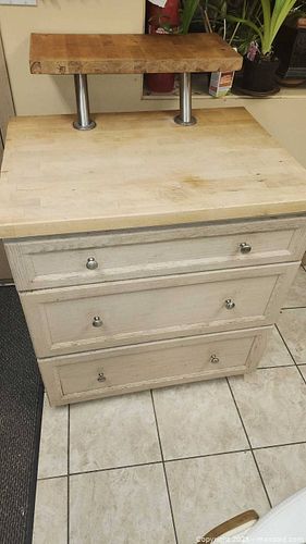 Sturdy kitchen addition (1 of 6)