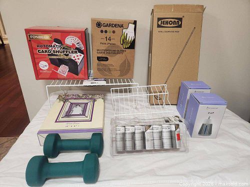 Mixed household lot: New gardening gloves(14 pairs),Bug zappers, neoprene dumbbells, card shuffler, wire shelvesB (1 of 17)