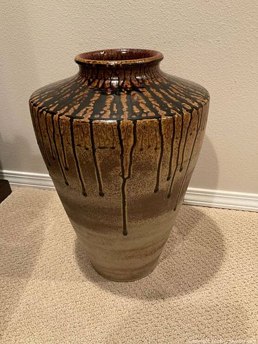 Large Pottery Vase (1 of 8)