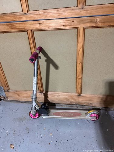 Kids scooter  (1 of 1)