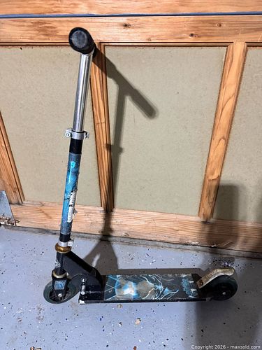 Kids scooter  (1 of 1)