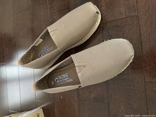 Women’s Taupe Shoes - size 8.5 - in box, never worn  (1 of 3)