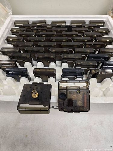 49 pieces of quartz clock movements, also known as clock mechanisms or motors (1 of 5)