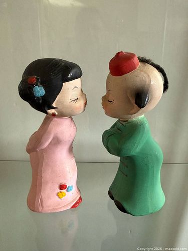 MCM Asian Kissing Boy and Girl A (1 of 12)