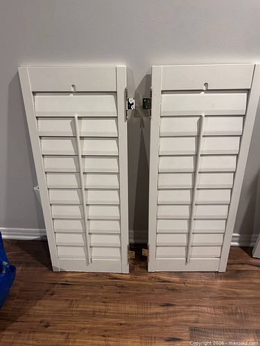 Window shutters 2x (1 of 2)