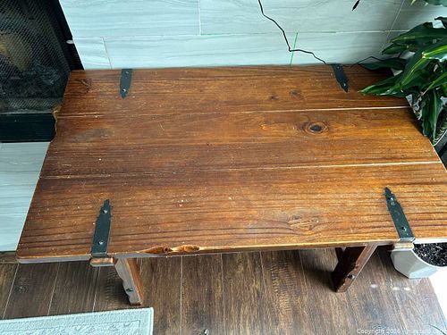 Coffee table (1 of 2)