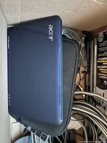 Lot of electronics. Blue microphone new (1 of 6)