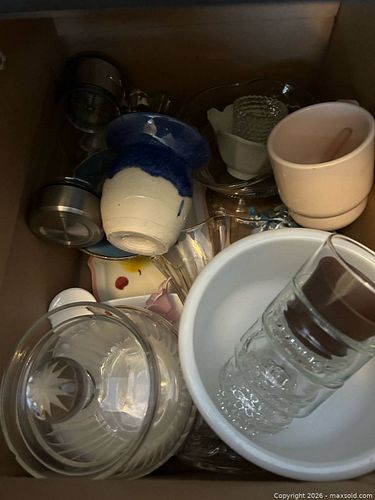 Lot of kitchenwares (1 of 6)