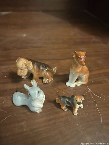 Vintage porcelain mini figures  (1 of 2)