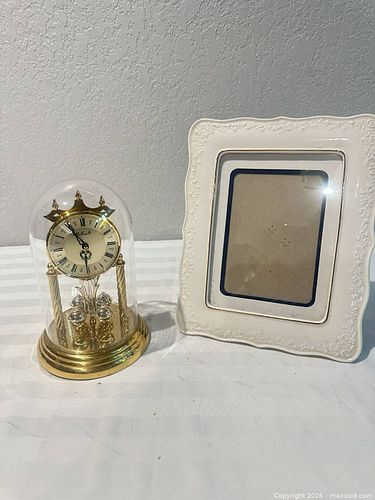 Anniversary Torsion Dome Clock with 5x7 Picture Frame (1 of 5)