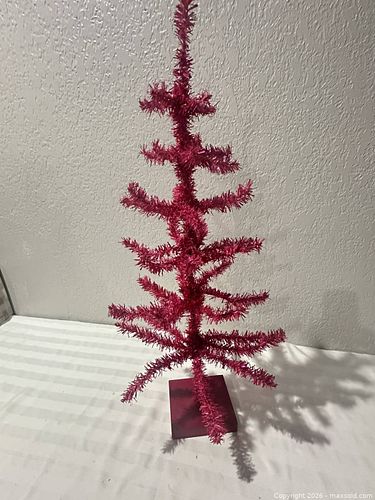 Pink & White Tinsel Tabletop Christmas Trees (Set of 2+) & angel snow lantern  (1 of 18)