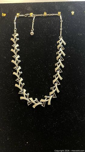 Artsy Silvertone Hand made Chain  (1 of 2)