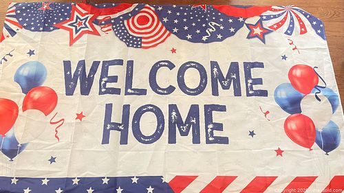 Material 70x42 Welcome Home Poster  (1 of 2)