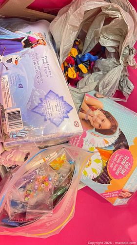 New Large lot of Arts & Crafts Needle point  (1 of 11)