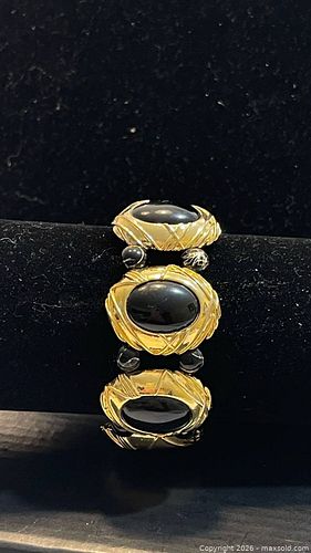 Vintage Gold tone elegant bracelet  (1 of 2)