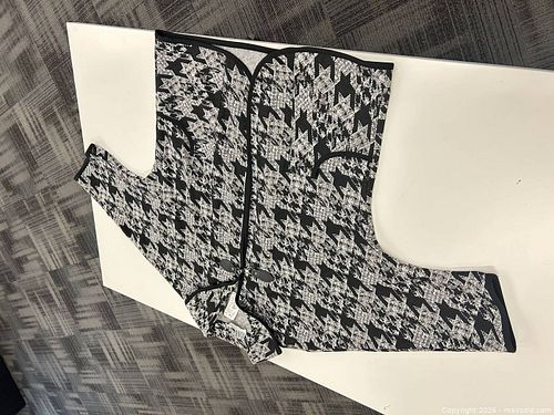 Lot #47 (1 of 4)