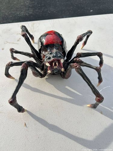 spider Hand-Painted Resin/Plastic Horror Figurine, Medium (6–12 in) -ebn (1 of 9)