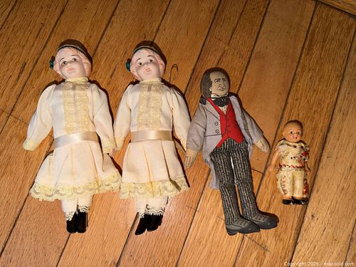 Lot of vintage dolls  (1 of 5)