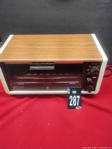 Black & Decker Toaster Oven (1 of 14)