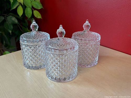 Pressed Glass Lidded Vanity / Candy Dishes  (1 of 17)