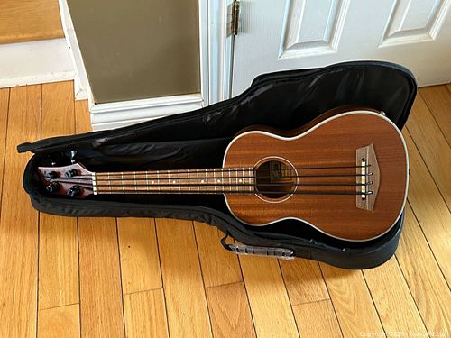 Uk Dream Acoustic-Electric Bass Ukulele w/ Gig Bag & Extra Strings (1 of 21)