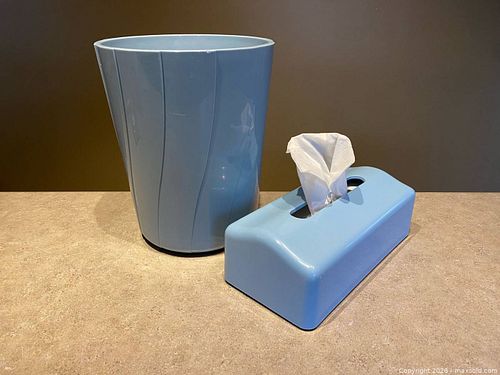 Vintage Blue Plastic Wastebasket and Tissue Holder (1 of 11)
