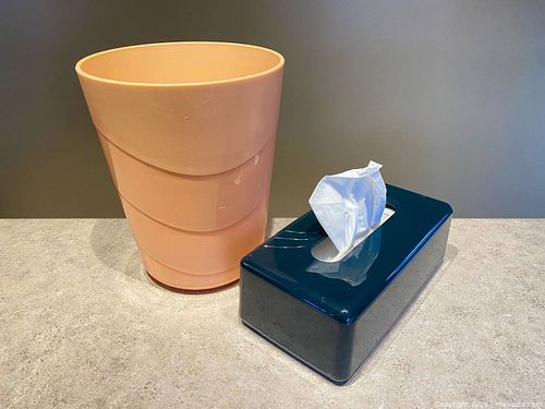 Vintage Rubbermaid Tissue Box Cover and Wastebasket (1 of 8)