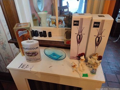 Mixed Glass, Porcelain & Metal Collectibles B (1 of 12)