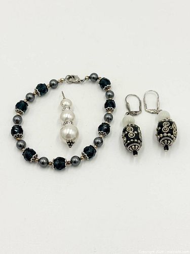 Bracelet, Earrings & Pendant Set (1 of 3)