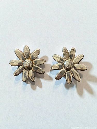 Israel Marked Flower Earrings (1 of 3)