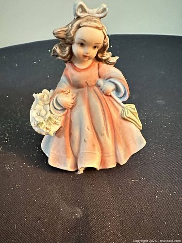 Vintage Lefton Girl Figurine.  B (1 of 5)