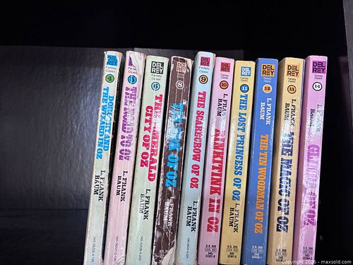 Lot of 15 Del Rey Land of Oz books by L Frank Baum and Ruth Plumly Thompson (1 of 2)